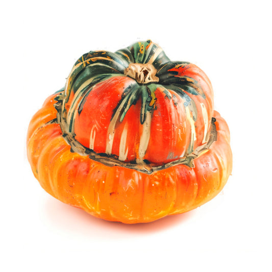 Una calabaza variedad turbante turco en un fondo blanco